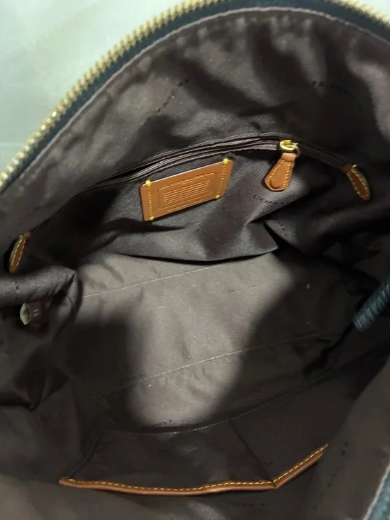 Dark navy blue Pebbled Leather Shoulder Bag EUC no callouts on this bag, - Picture 12 of 13